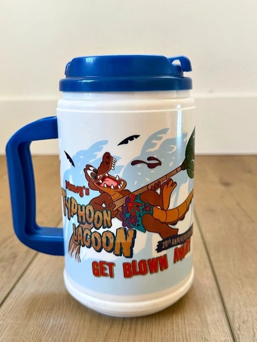 Vtg Walt Disney's Typhoon Lagoon Souvenir Refill Mug Gator Gusher Get Blown Away